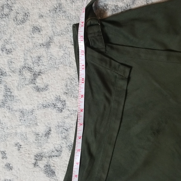 Fall Velvet Shorts - Picture 6 of 8